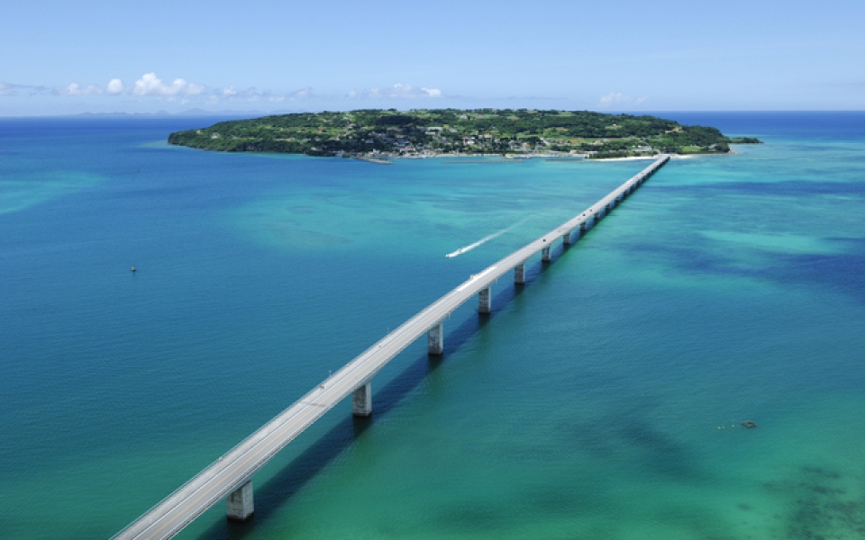 沖縄　古宇利大橋と古宇利島